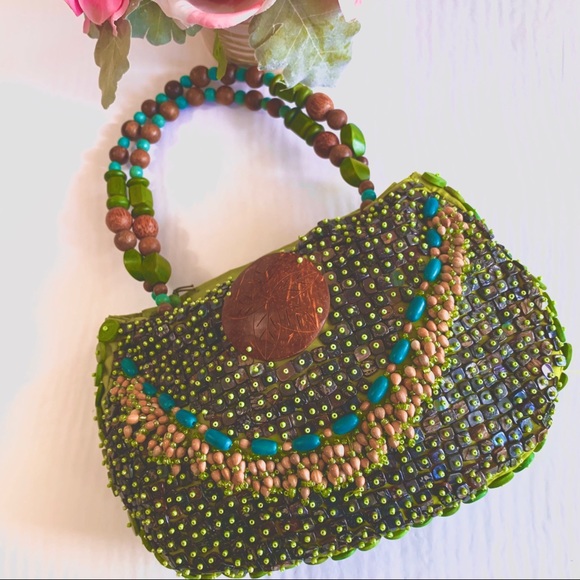 (1406) VINTAGE CEBU BEADED HANDBAG WITH WOODEN BEADS HANDLE - Picture 6 of 16